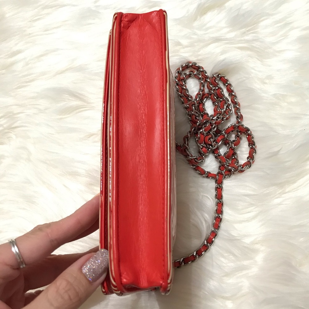 {CHANEL} ULTRA RARE Red Stripes Patent WOC - Picture 9 of 9